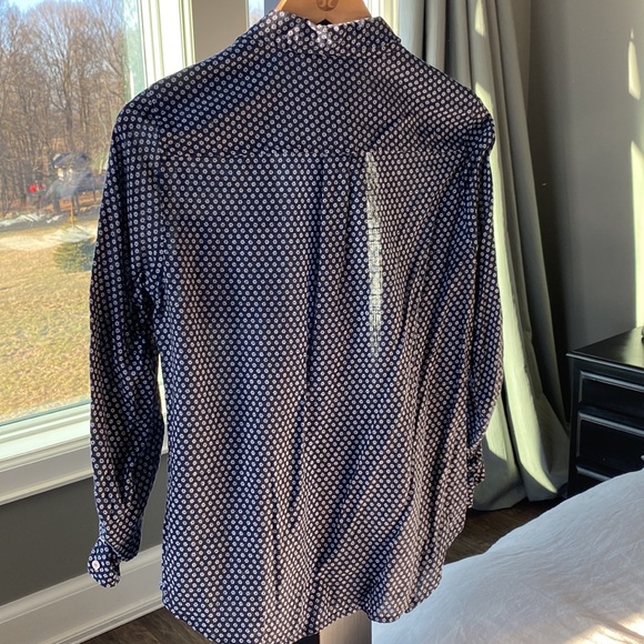 Light cotton button down shirt by Jasmine and Juliana size M - Picture 4 of 5